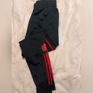 Adidas youth XL joggers